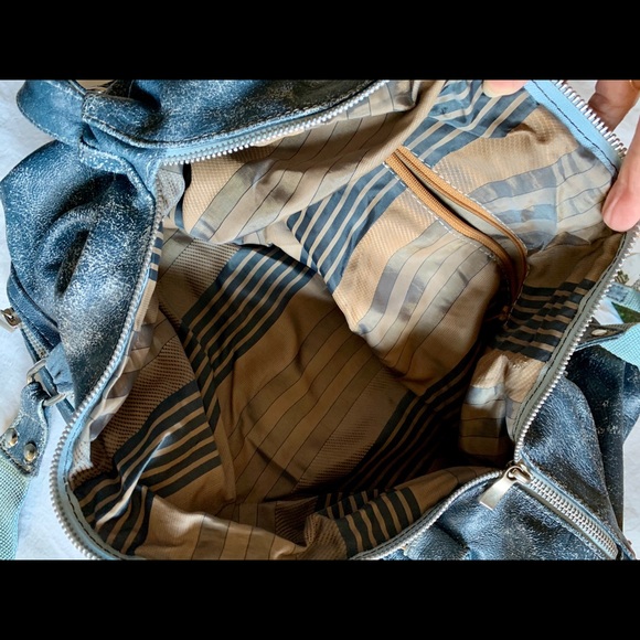 Distressed look bag; Moroccan leather; artisan - Picture 7 of 7